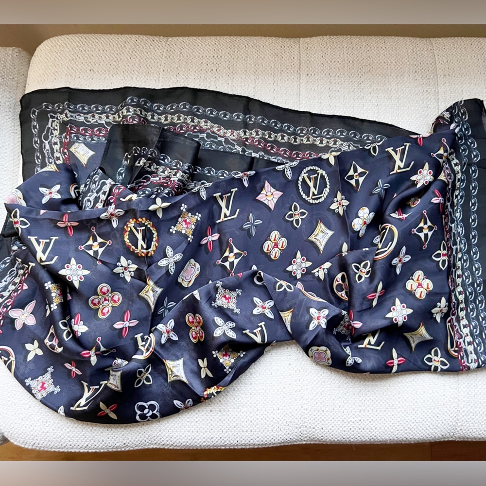 Silk scarf